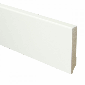 Moderne plint 90x15 RAL9016
